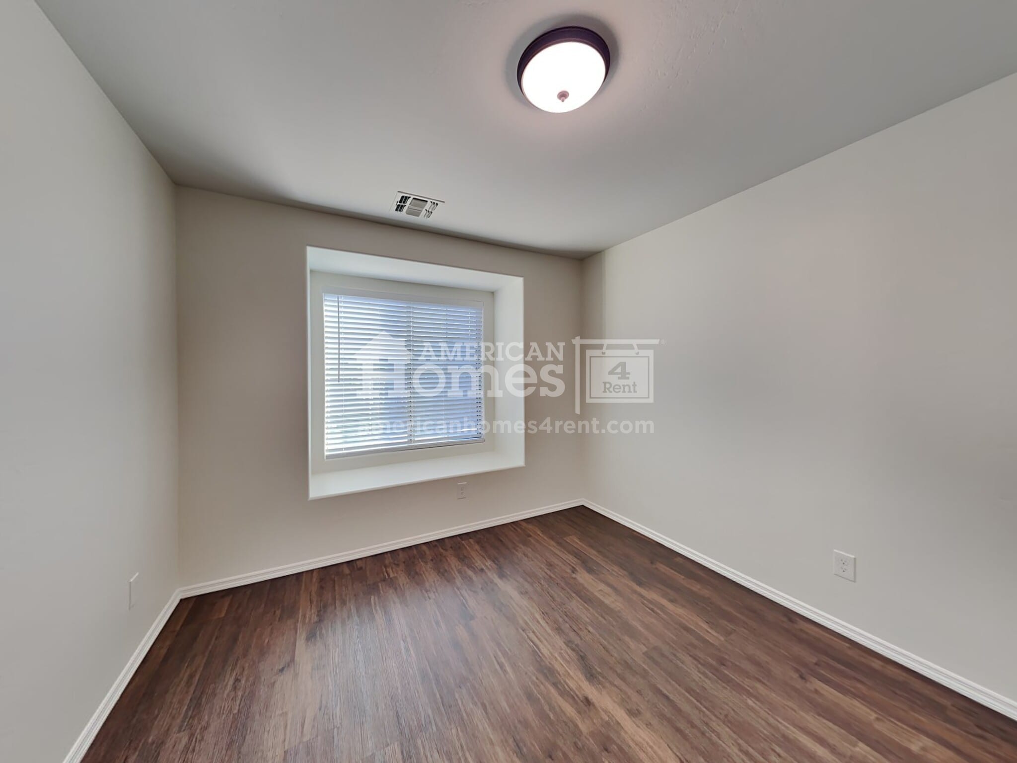 Building Photo - 17238 W Maui Ln