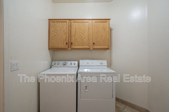 Building Photo - 110 W Cardinal Way