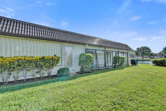 Building Photo - 125 Lake Paula Dr