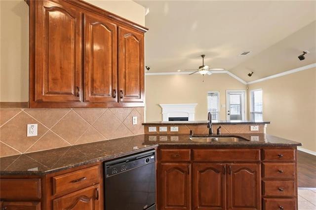 Building Photo - 15004 Waters Dr