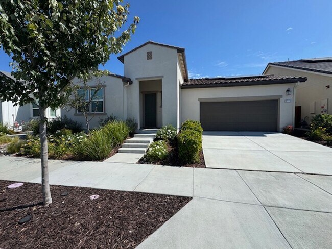 Primary Photo - Beautiful, Single Story 3 Bedroom Home in ...