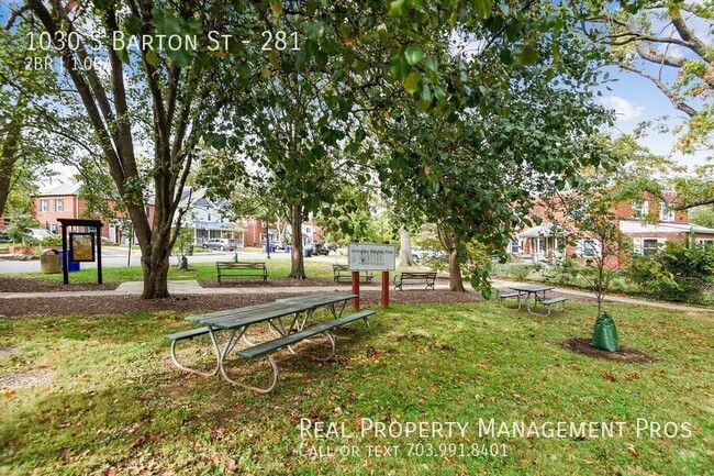 Building Photo - Sunny & Spacious Arlington Village TH- Ste...