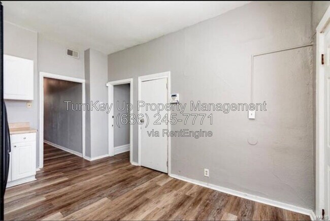 Building Photo - 4005 S Grand Blvd