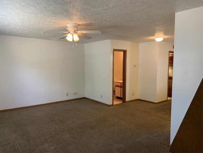 Building Photo - 1001 Fannon Dr