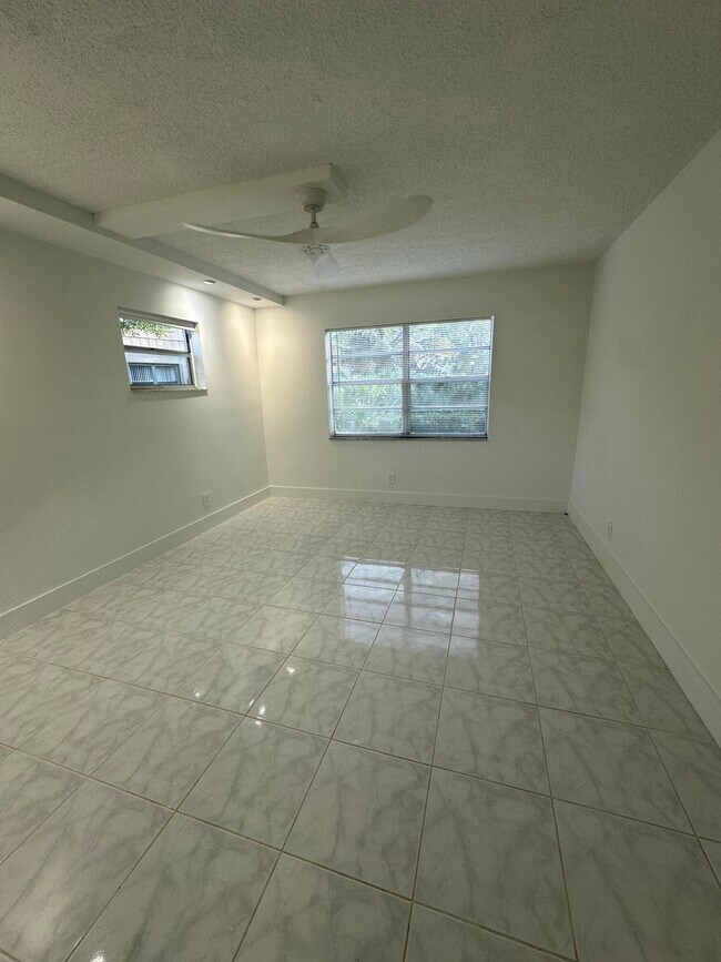 Building Photo - 2755 W Atlantic Ave