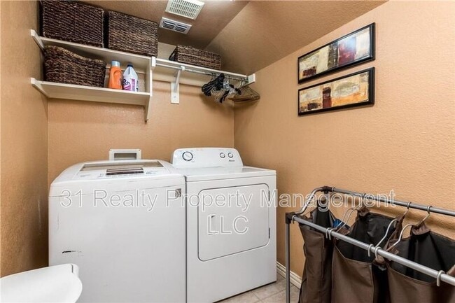 Building Photo - 5324 Oakley Rd