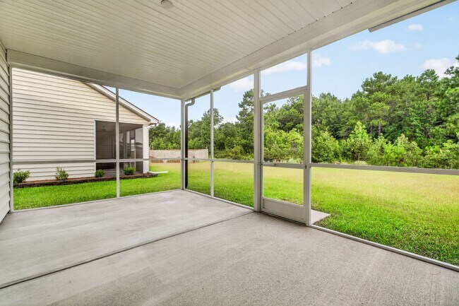 Building Photo - Modern Living in Summerville