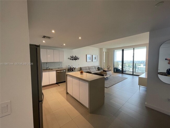 Building Photo - 1600 NE 1st Ave