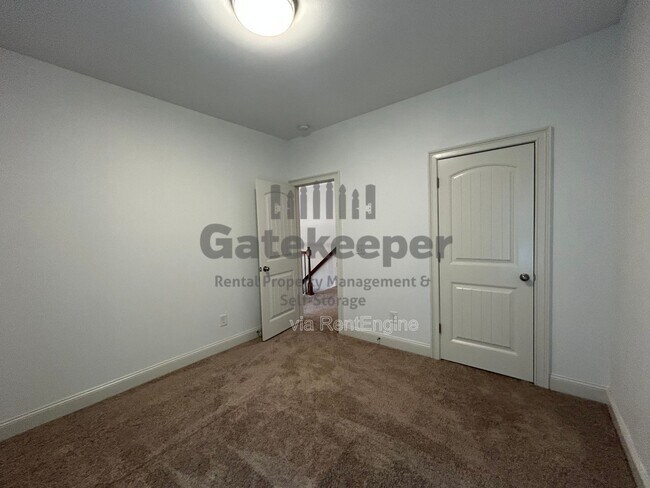 Building Photo - 60 Bayberry Hls