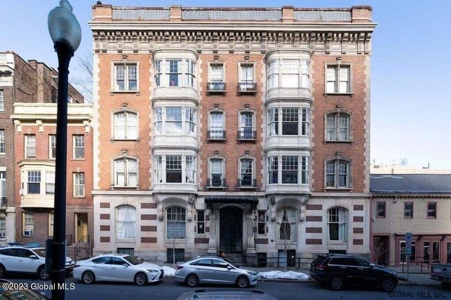 Primary Photo - 355 State St