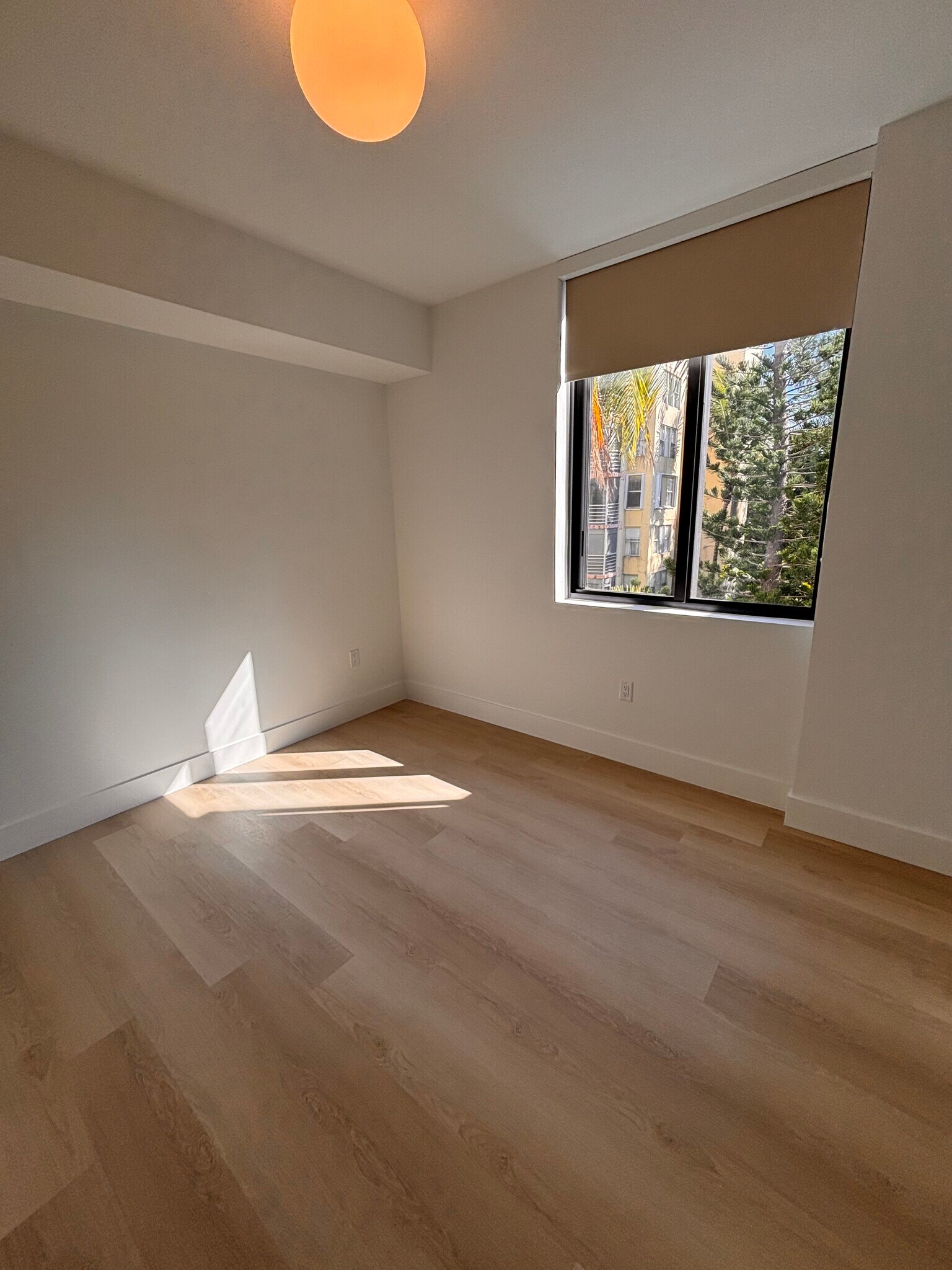 Building Photo - 2596 NE 182nd Ter