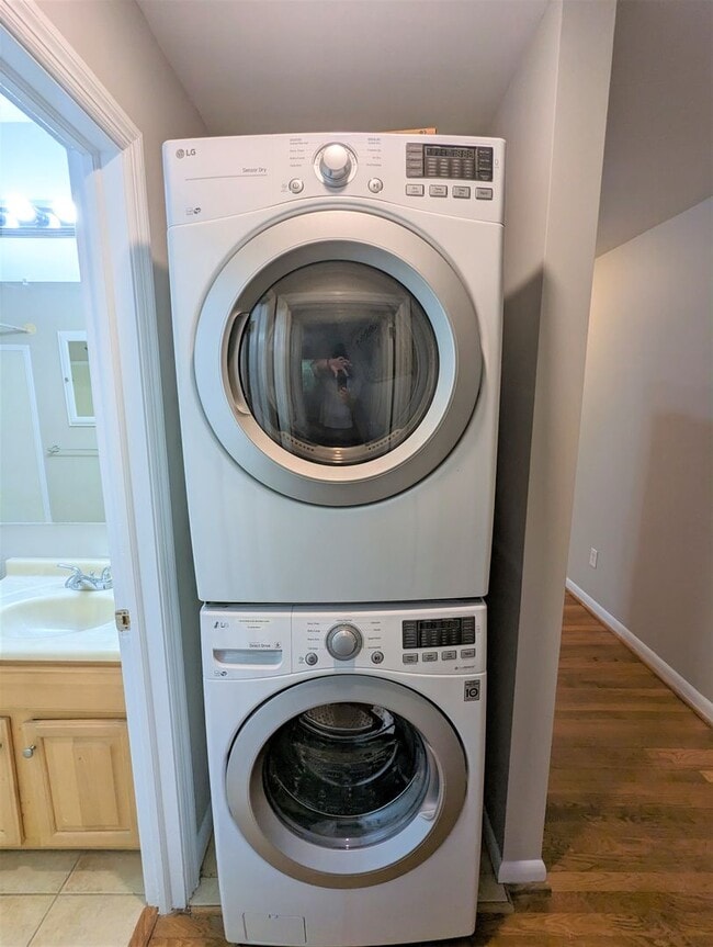 Building Photo - 16 Bolin Heights