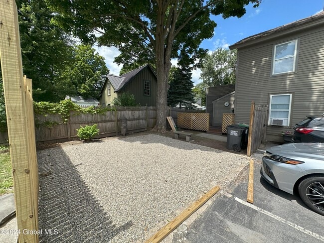 Building Photo - 9 Bolster Ln NE