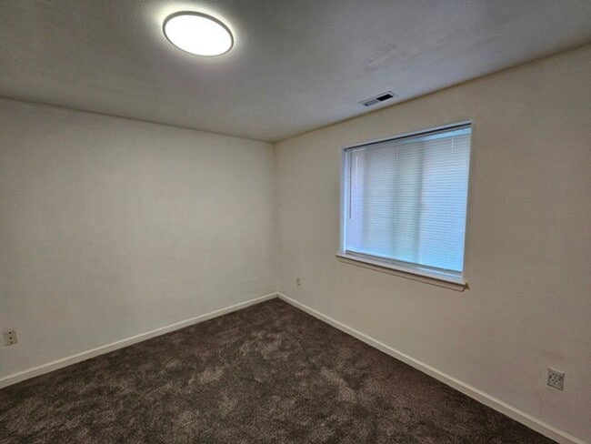 Building Photo - 3Bd/2Ba Single Story Home-Available soon!