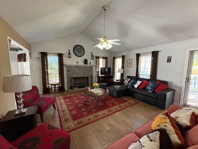 Building Photo - 309 Station Creek Dr