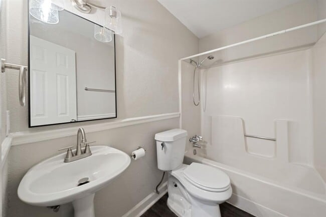 Building Photo - 1810 Mearns Meadow Blvd