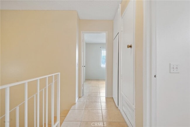 Building Photo - 22855 Vanowen St