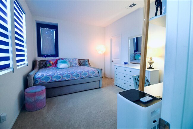 Building Photo - Former MODEL HOME | Great Location