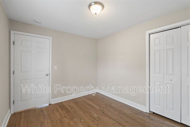 Building Photo - 403 Rich St