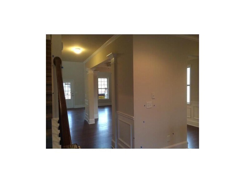 Building Photo - 6010 Pine Bluff Dr