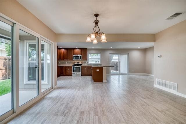 Building Photo - 1817 Hemlock Dr