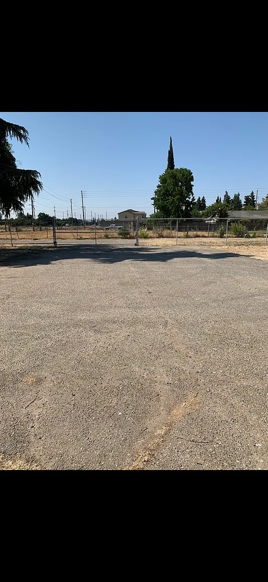 Building Photo - 1905 Claus Rd