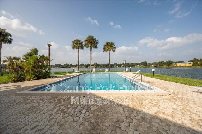 Building Photo - 1920 E Edgewood Dr