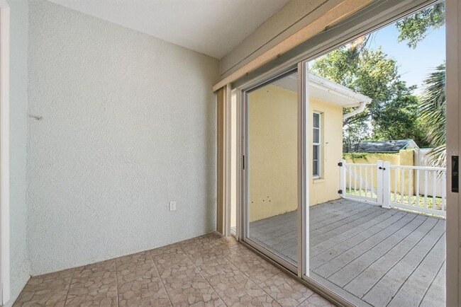 Building Photo - 406 S Bayview Blvd
