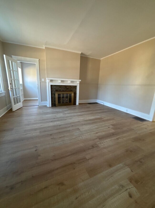 Building Photo - $1000.00 Deposit Special! You're Home Awaits