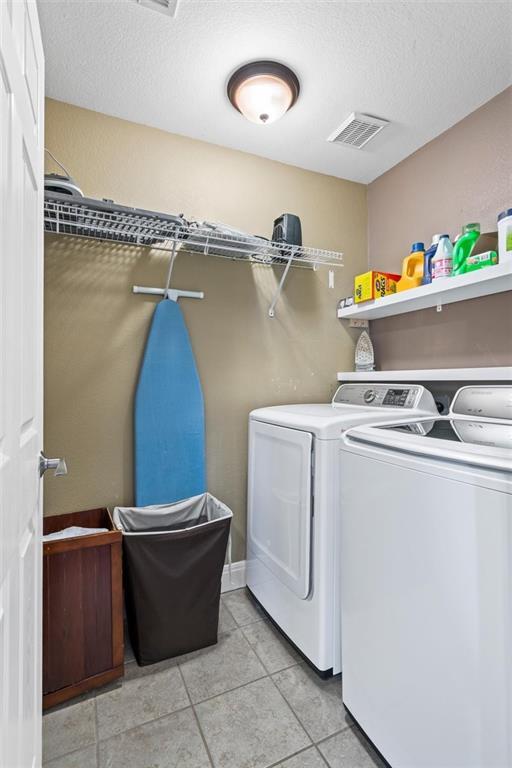 Building Photo - 220 Wegstrom St