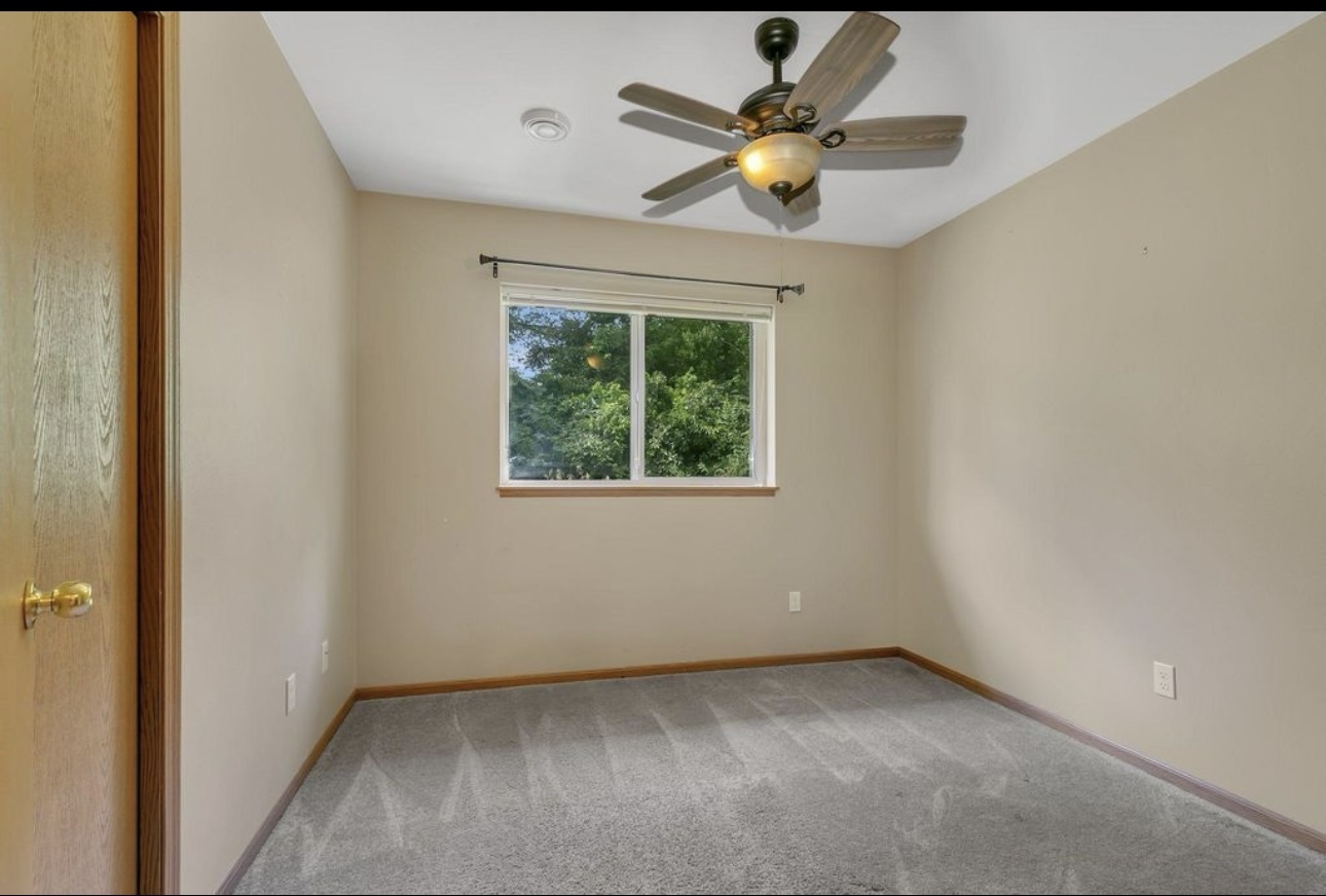 Building Photo - 702 3rd Ave SE