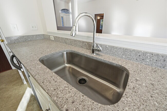 Building Photo - 4227 Shadow Ln