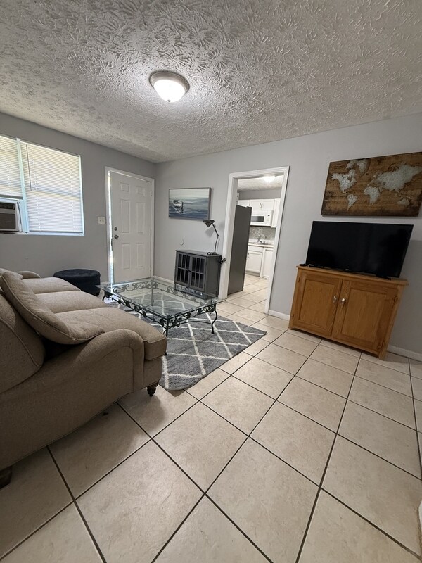 Building Photo - 5222 Lexington Ave