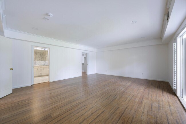 Building Photo - 336 Marlborough Pl
