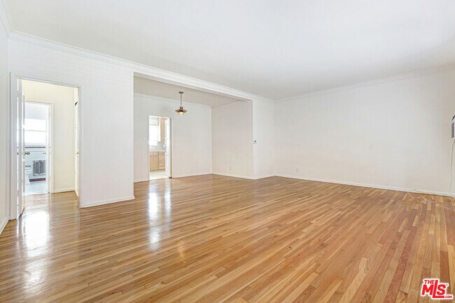Building Photo - 1235 N Crescent Heights Blvd