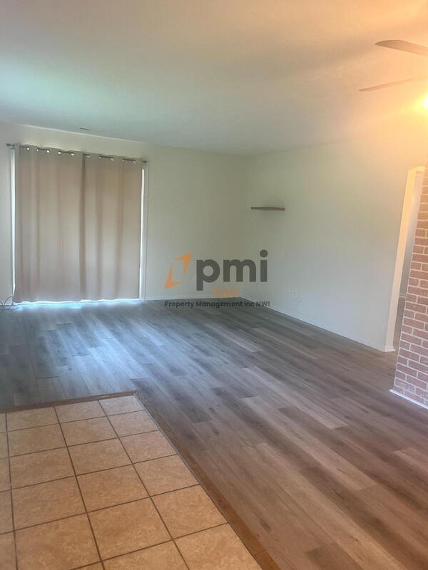 Building Photo - 6823 Pierce Dr