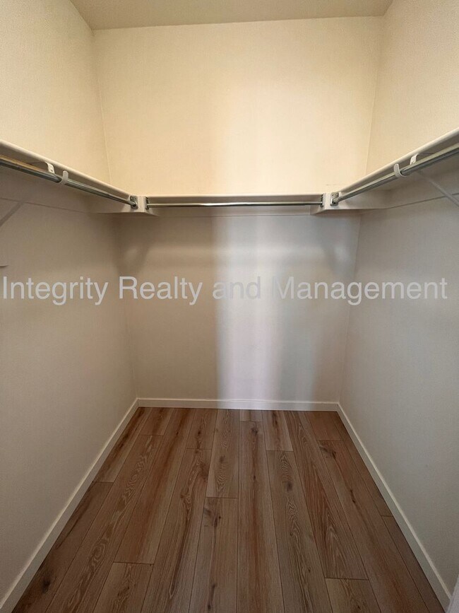 Building Photo - 2 Bed/2 Bath Condo, 17353 Wilde Avenue Uni...