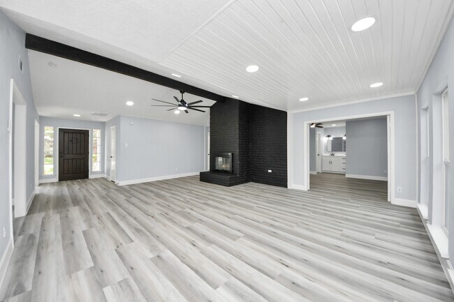 Building Photo - 9406 Vickijohn Dr