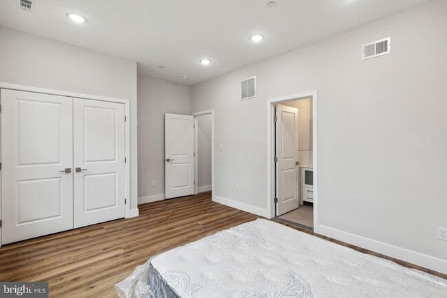 Building Photo - 1840 N Gratz St