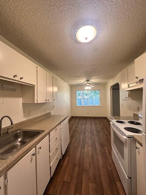 Building Photo - Villa 162 Apartments