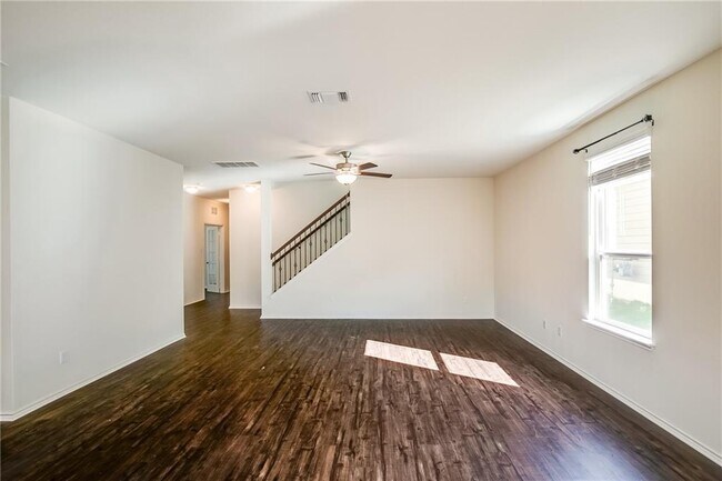 Building Photo - 253 Beechnut Dr