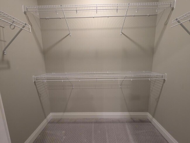 Building Photo - 751 N 6th St