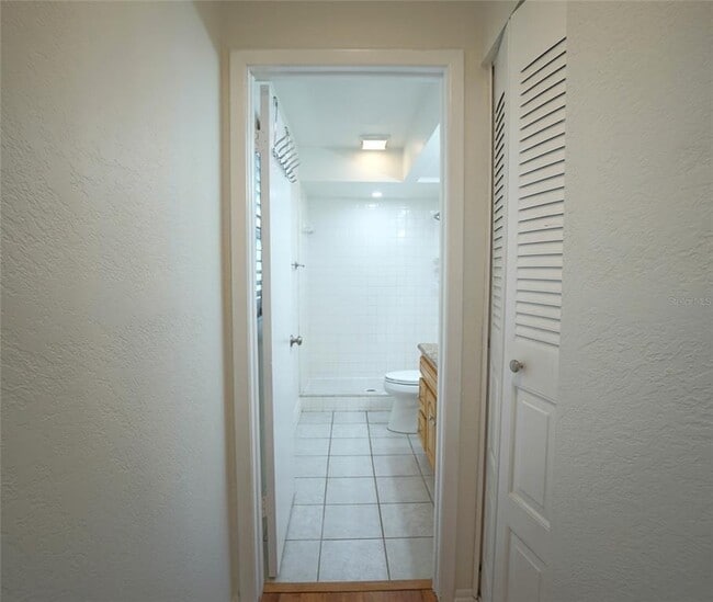 Building Photo - 5301 Carrollwood Meadows Dr