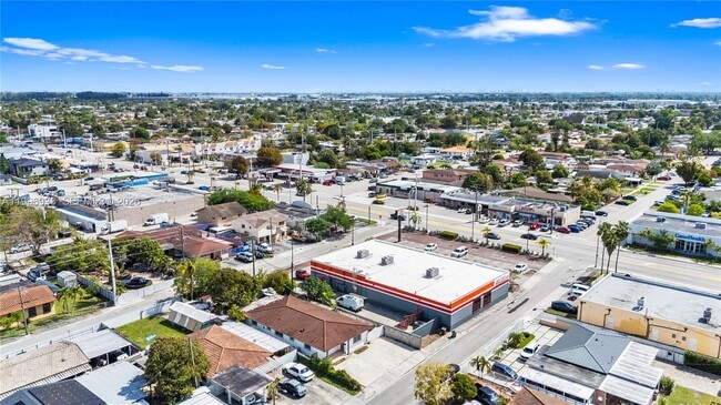 Building Photo - 361 E 39th St