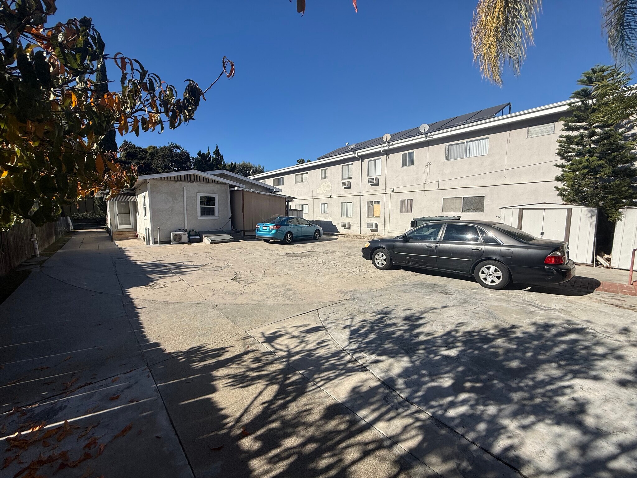 Building Photo - 396 N Mentor Ave