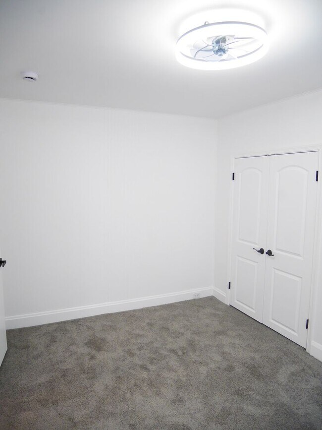 Building Photo - 305 A S Marlyn Ave