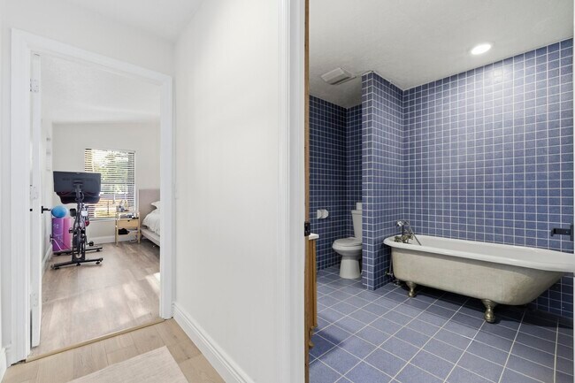 Building Photo - 12863 159th Ct N