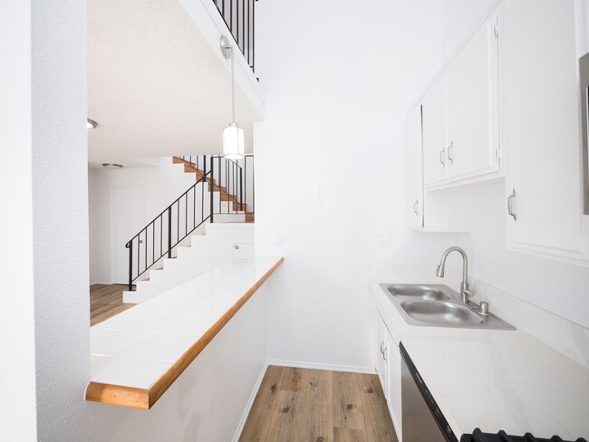 Interior Photo - 5708 Tujunga Ave