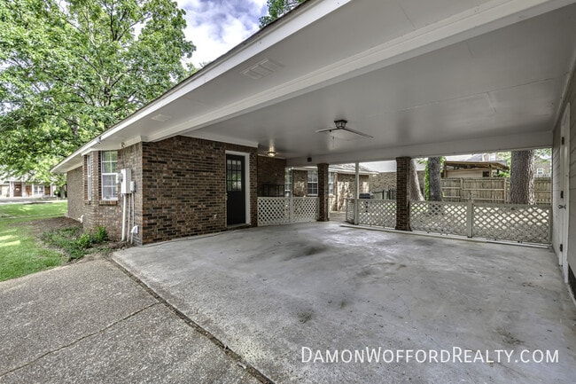 Building Photo - 502 Pelahatchie Shore Dr