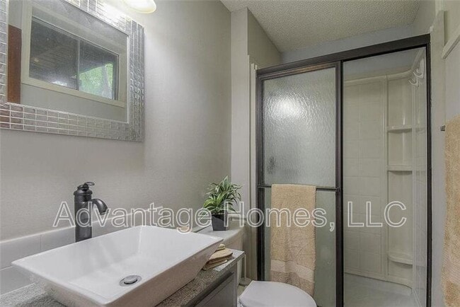 Building Photo - 13024 S Trenton St